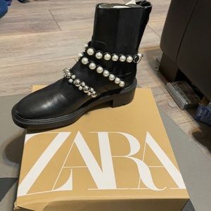 NWT Zara Ankle abbot with pearl and stud details.